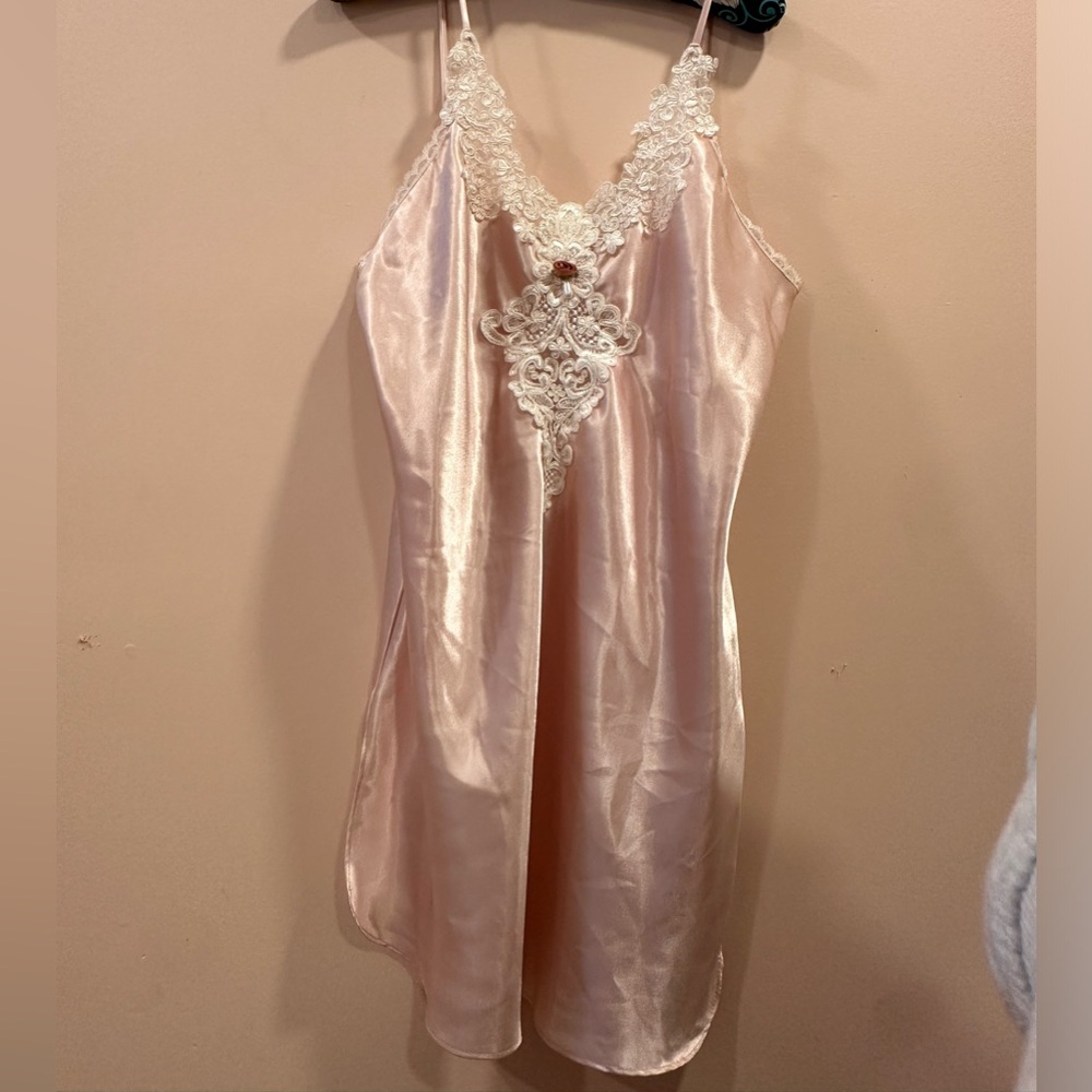 California Dynasty lace vintage look nightie nightgown med great condition M